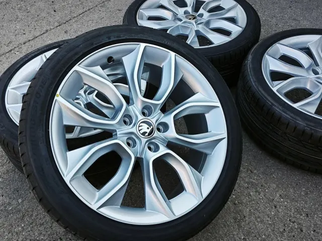 Skoda Superb 19 coll