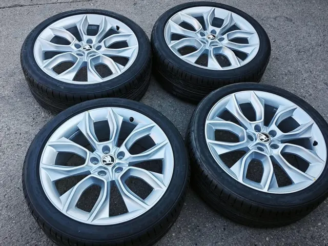 Skoda Superb 19 coll – 2. kép