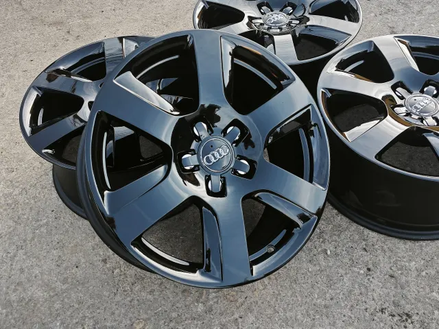 Audi 17 coll – elsődleges kép