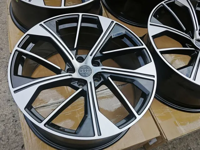Audi 20 coll – elsődleges kép